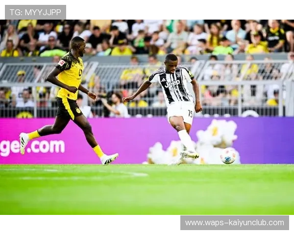 尤文图斯纵深推进步步紧逼 尤文图斯纵深推进步步紧逼