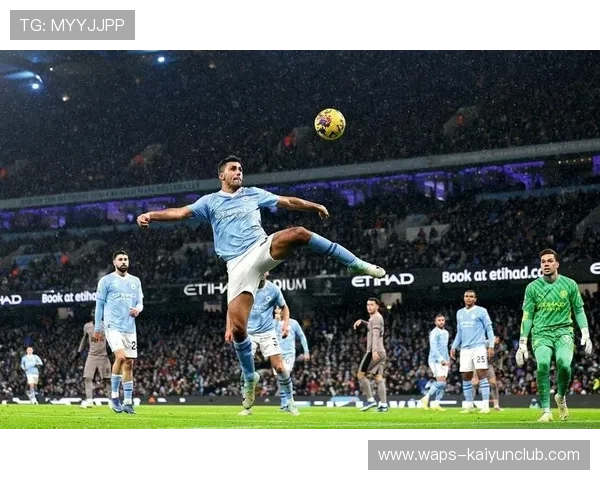 英超曼城短传组合如同流水，门前机会接踵而至