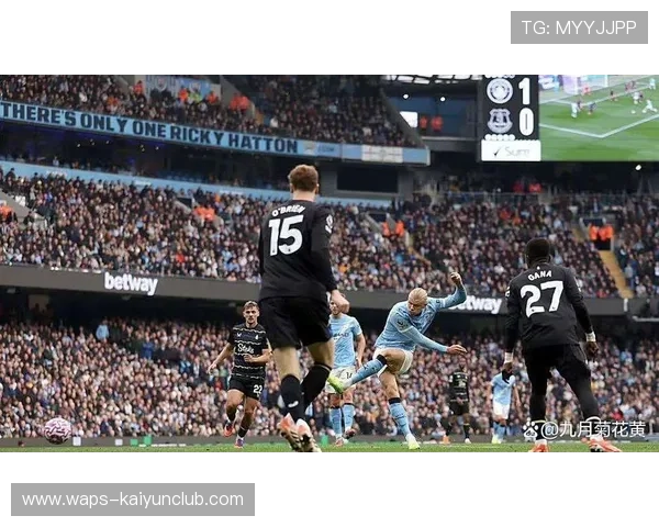 英超前3仅差3分，曼联奋力追赶第4，争冠悬念重燃