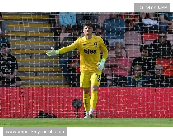 阿森纳前锋连续射门未果，切尔西守门员表现神勇